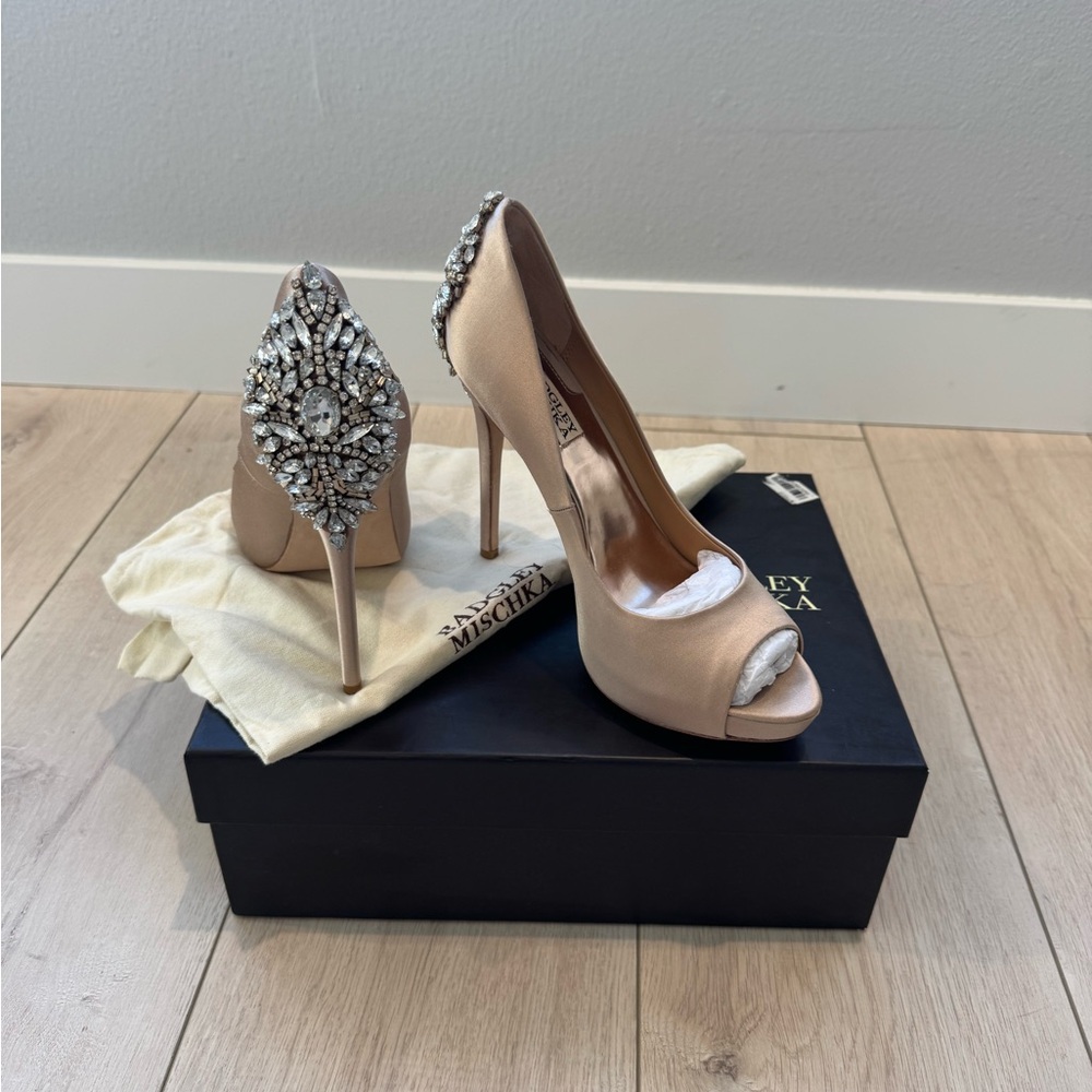 Badgley Mischka Women's Peep Toe Heels - Champagne